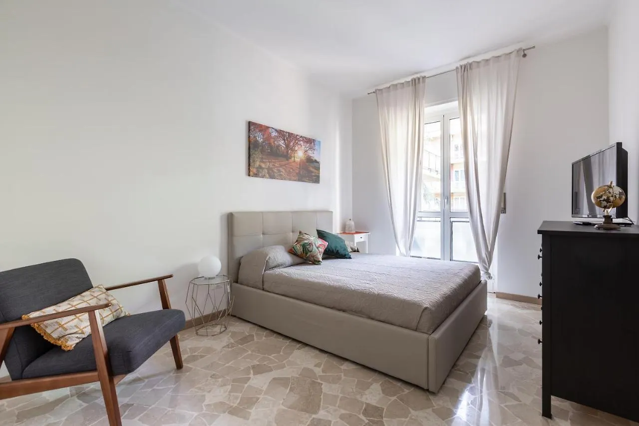 Piazzale Udine Balcony Apt Mailand 0*,