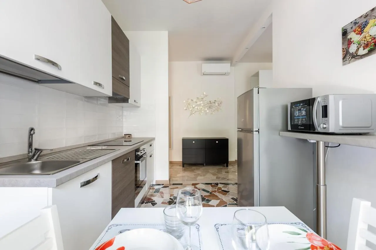 Apartment Piazzale Udine Balcony Apt Mailand