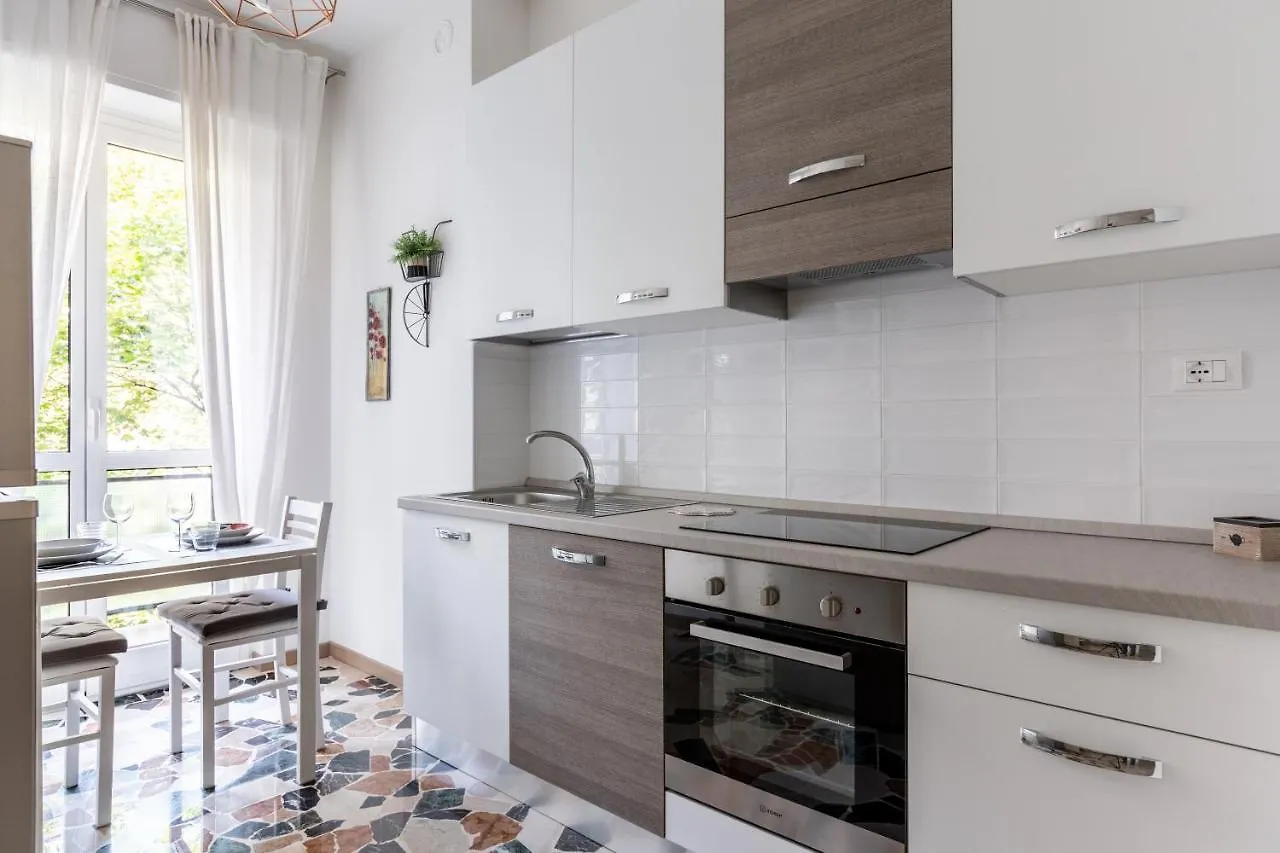 Apartment Piazzale Udine Balcony Apt Mailand