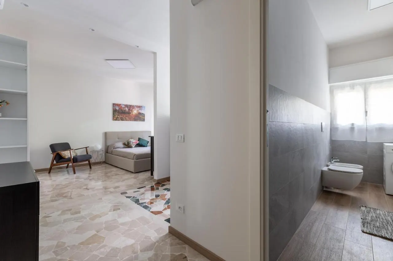 Piazzale Udine Balcony Apt Mailand Apartment